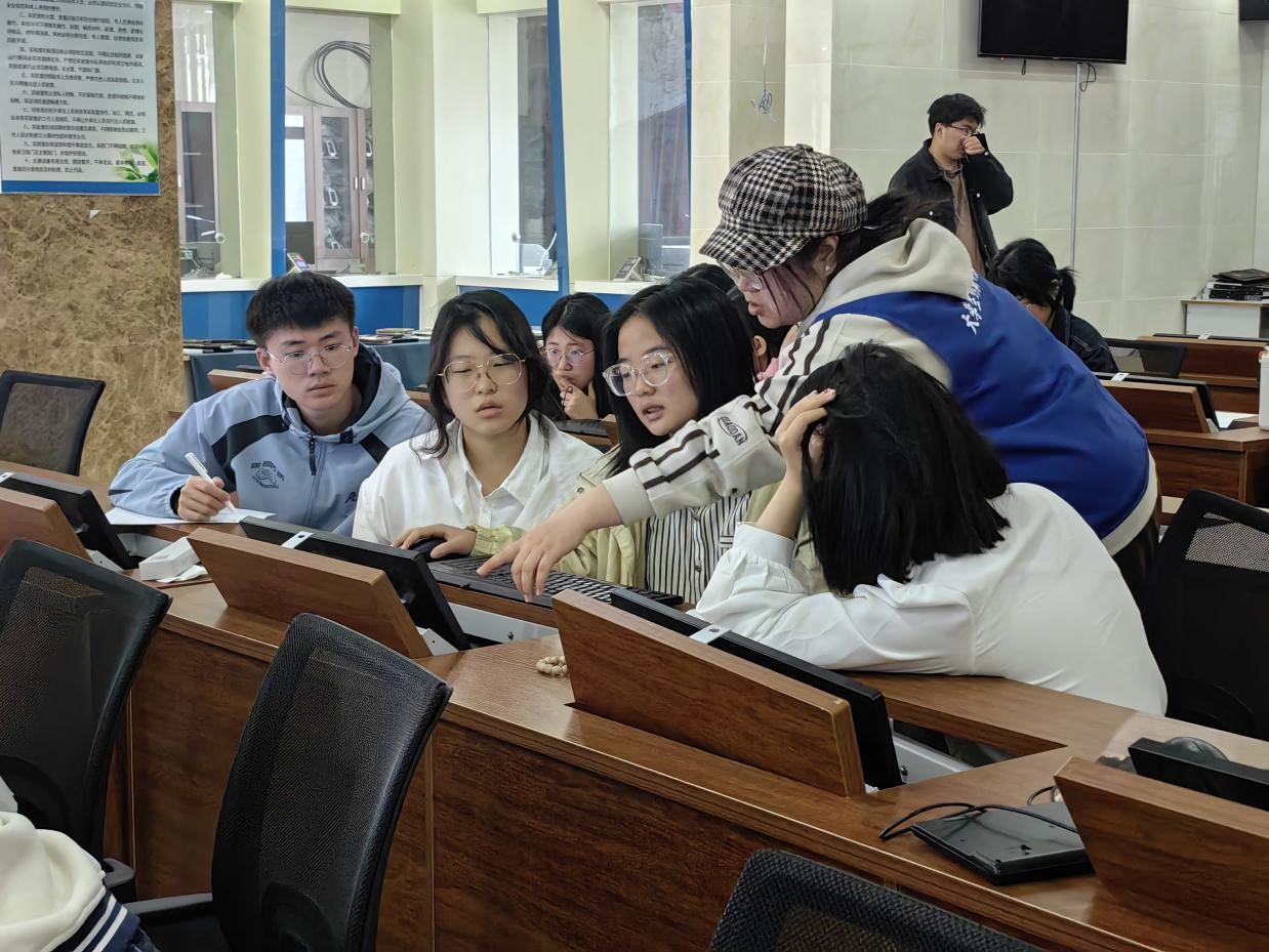 第十二届“学创杯”beat365官网校赛决赛圆满落幕